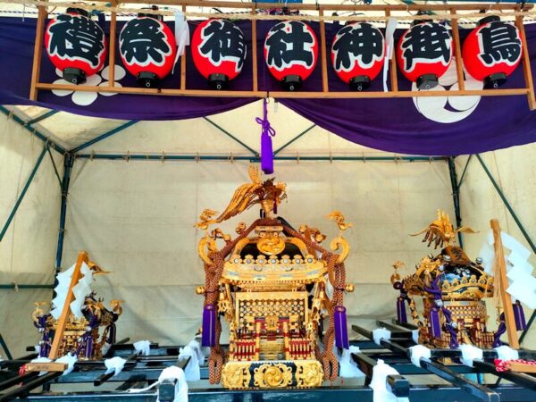栄久町会オカリヤの神輿三基