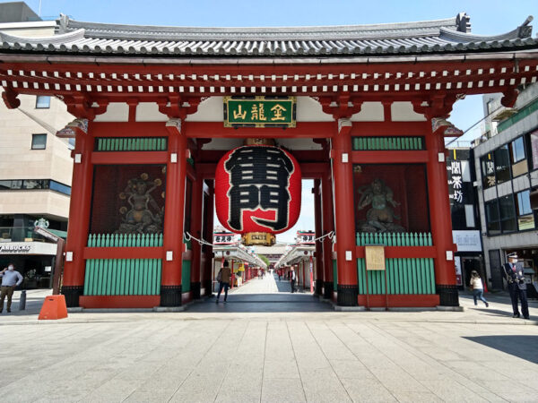 2020年4月コロナ禍の雷門