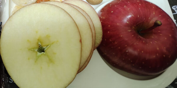 輪切りのリンゴ