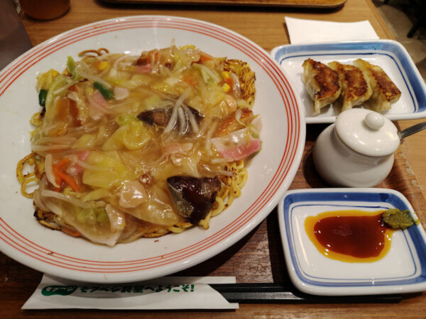 日比谷しゃんて地下のリンガーハットの皿うどん太麺