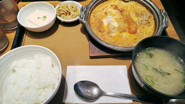 やよい軒の「ミックスとじ定食」