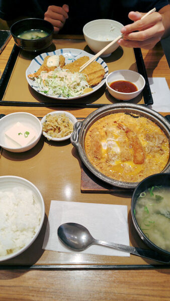 「やよい軒」で二人でランチ